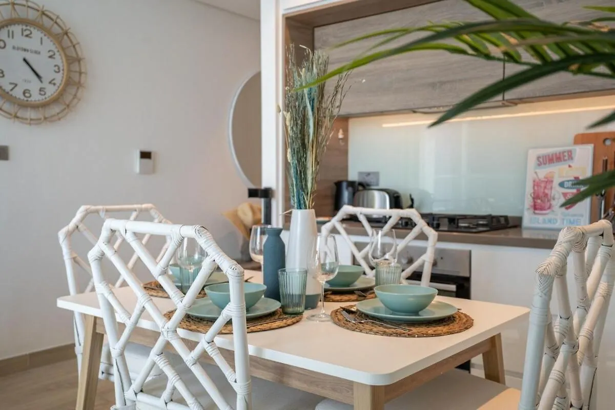 Apartment Charming Minimalist Studio Perfect For 4 In Dubai Marina United Arab Emirates