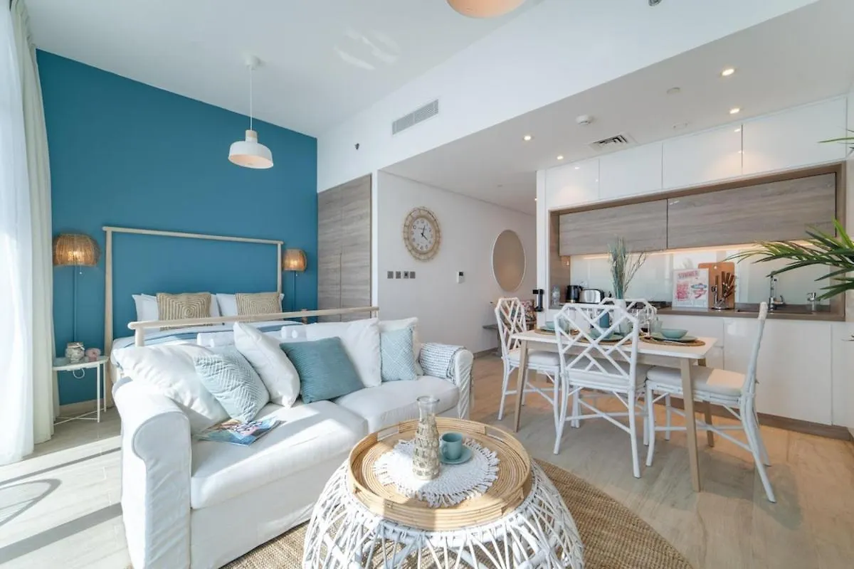 Charming Minimalist Studio Perfect For 4 In Dubai Marina 0*,