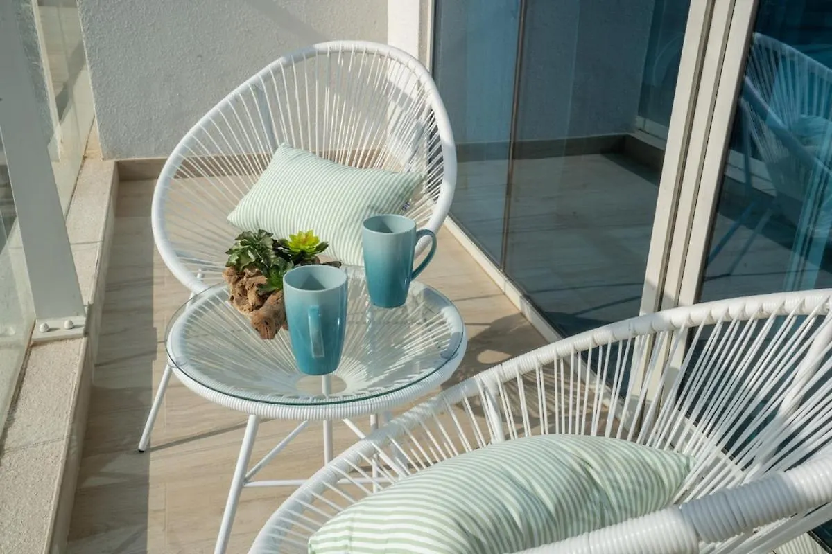Charming Minimalist Studio Perfect For 4 In Dubai Marina United Arab Emirates
